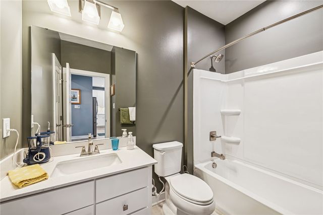 133 Lindana Ct, Ohio Twp, PA 15143