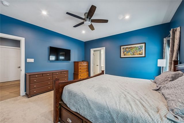 133 Lindana Ct, Ohio Twp, PA 15143