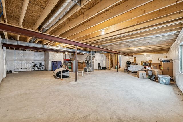 133 Lindana Ct, Ohio Twp, PA 15143