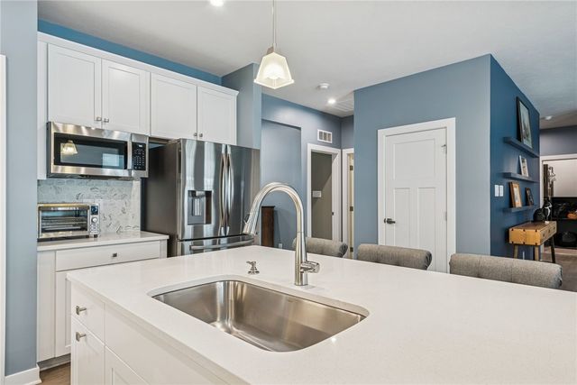 133 Lindana Ct, Ohio Twp, PA 15143