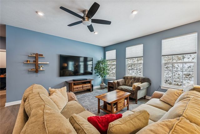 133 Lindana Ct, Ohio Twp, PA 15143