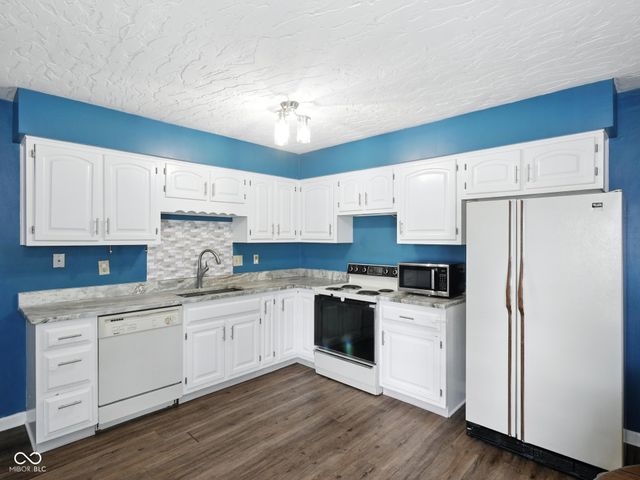 856 Cypress N, Greenwood, IN 46143