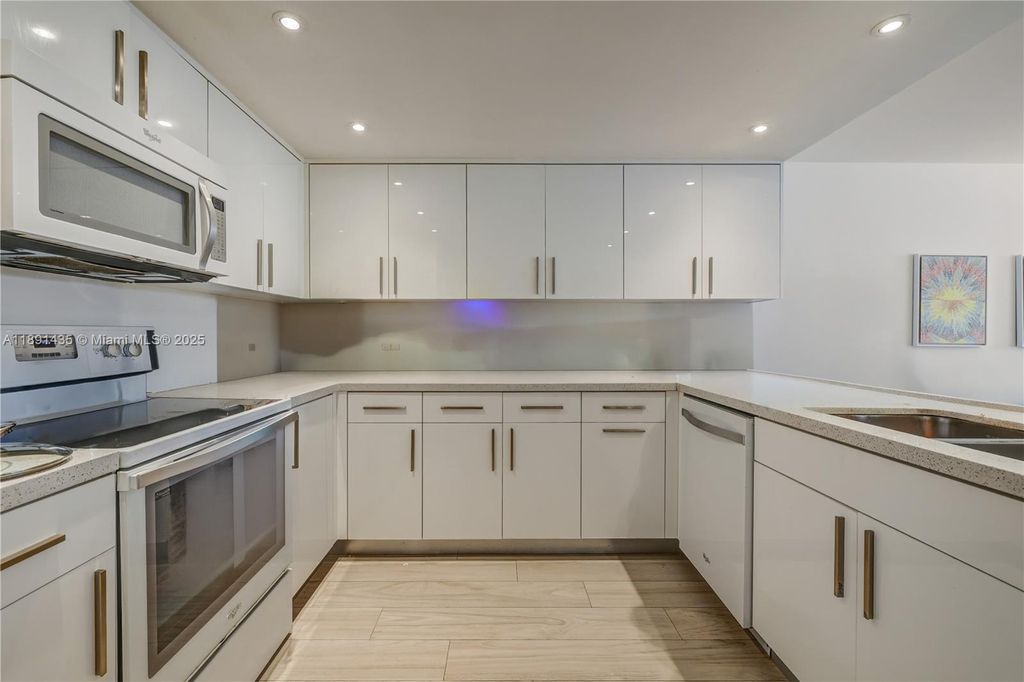1901 Brickell Ave B413, Miami, FL 33129