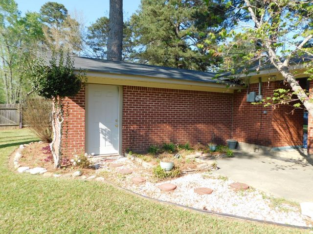 201 NE 8th Street, Springhill, LA 71075