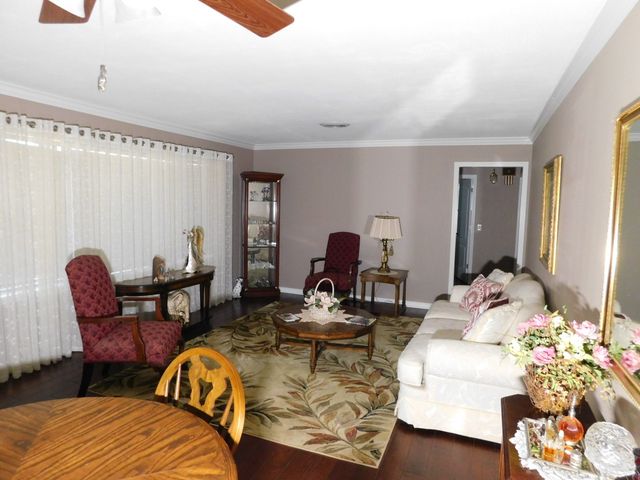 201 NE 8th Street, Springhill, LA 71075