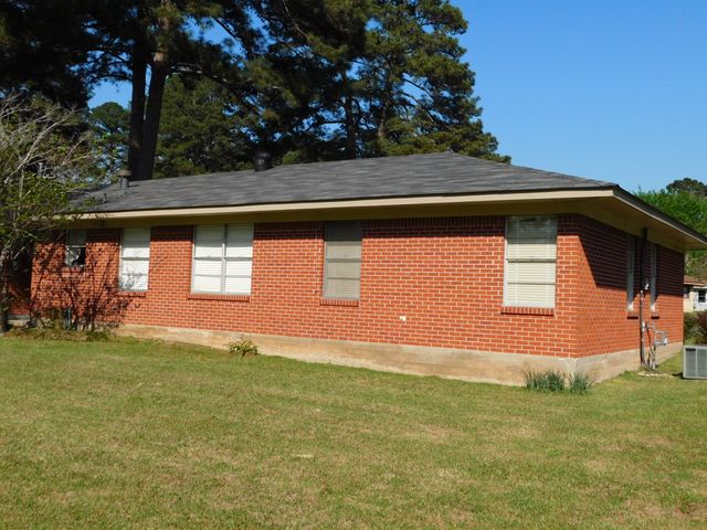 201 NE 8th Street, Springhill, LA 71075