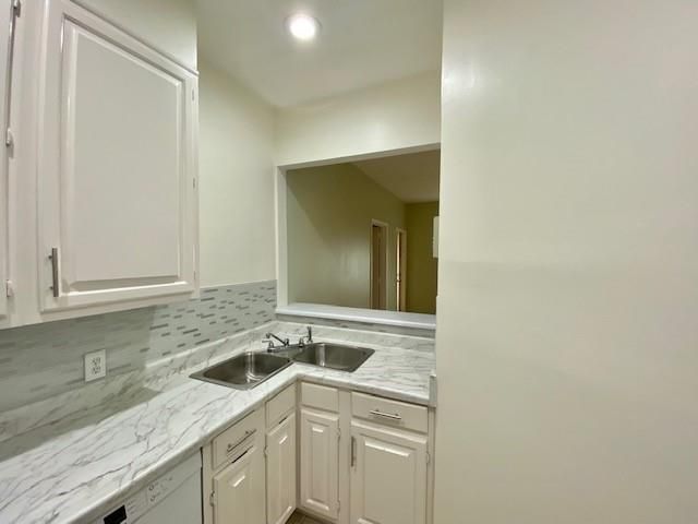 2211 S Braeswood Boulevard 21G, Houston, TX 77030