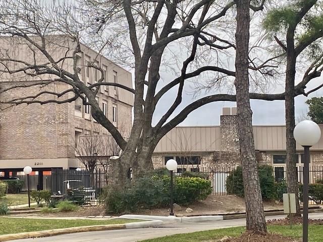 2211 S Braeswood Boulevard 21G, Houston, TX 77030