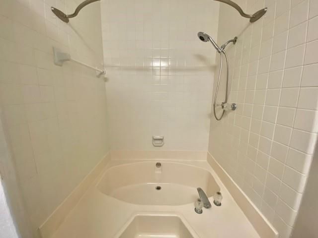 2211 S Braeswood Boulevard 21G, Houston, TX 77030