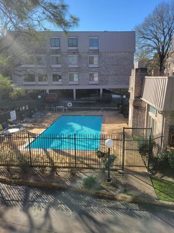 2211 S Braeswood Boulevard 21G, Houston, TX 77030