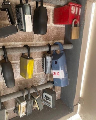 2211 S Braeswood Boulevard 21G, Houston, TX 77030