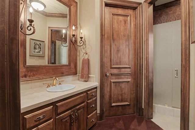 5809 Mistletoe Court, Oklahoma City, OK 73142