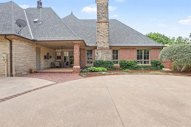 5809 Mistletoe Court, Oklahoma City, OK 73142