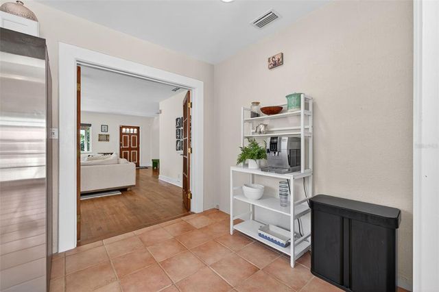 451 25TH AVENUE N, St Petersburg, FL 33704