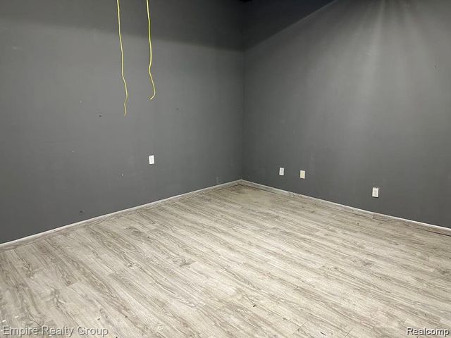 18900 W Warren Avenue, Detroit, MI 48228