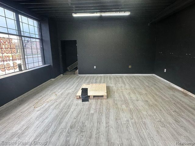 18900 W Warren Avenue, Detroit, MI 48228