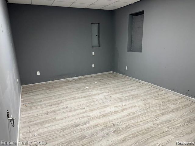 18900 W Warren Avenue, Detroit, MI 48228