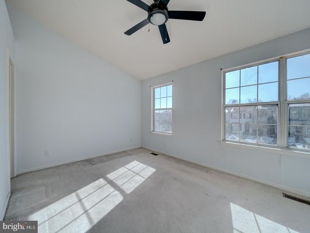 1912 BEEGEE CT, Woodbridge, VA 22192