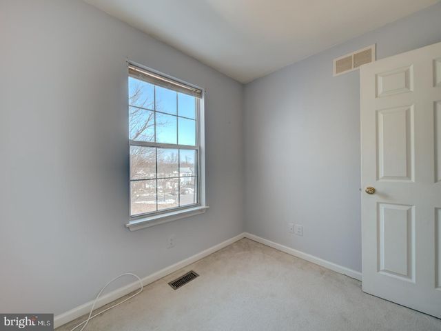 1912 BEEGEE CT, Woodbridge, VA 22192