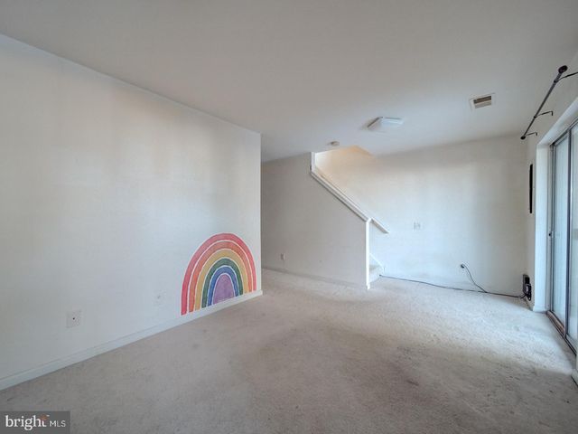 1912 BEEGEE CT, Woodbridge, VA 22192