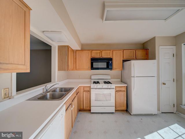 1912 BEEGEE CT, Woodbridge, VA 22192