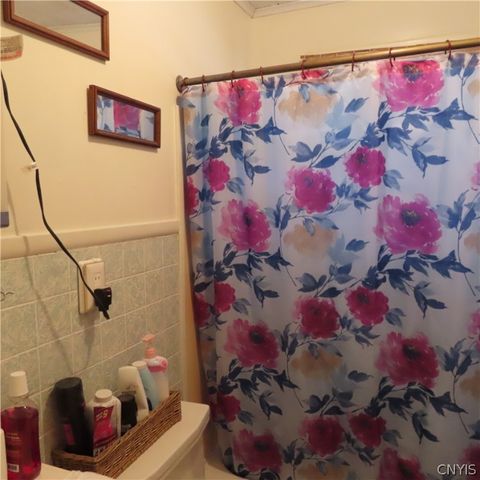 313 Garden City Drive, Salina, NY 13211