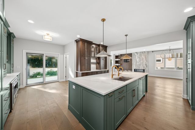 1321 N Webster Street, Naperville, IL 60563