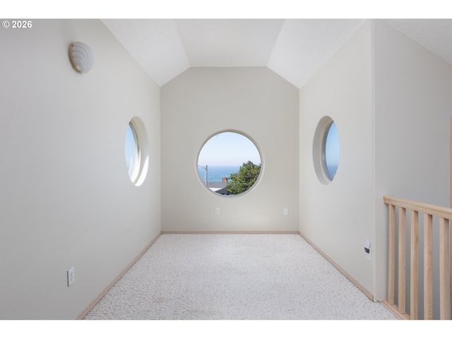 2260 Sw BARD Rd, Lincoln City, OR 97367