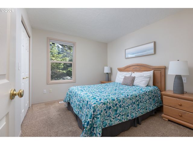 2260 Sw BARD Rd, Lincoln City, OR 97367