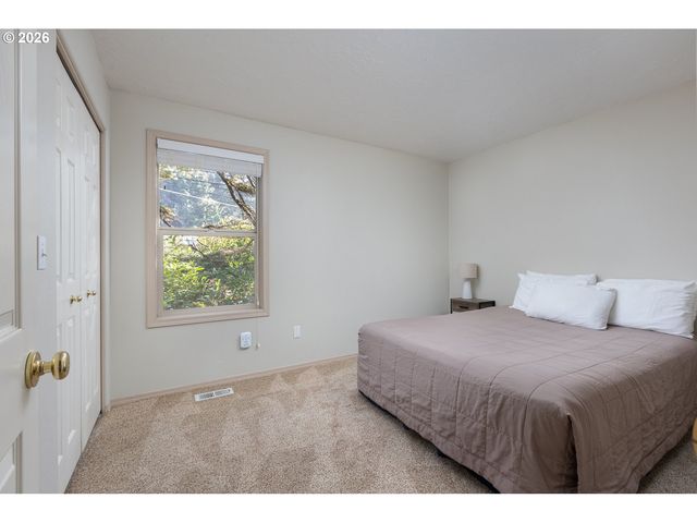 2260 Sw BARD Rd, Lincoln City, OR 97367