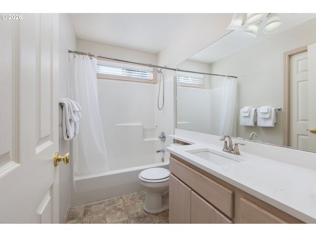 2260 Sw BARD Rd, Lincoln City, OR 97367