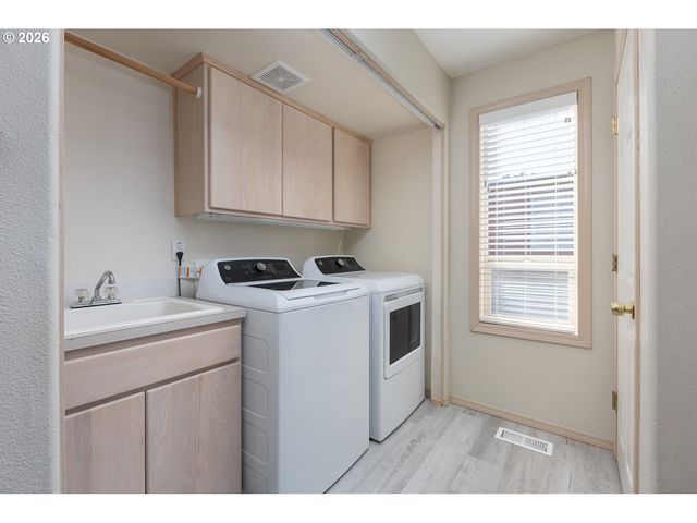 2260 Sw BARD Rd, Lincoln City, OR 97367