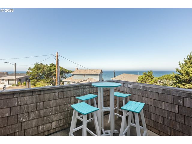 2260 Sw BARD Rd, Lincoln City, OR 97367