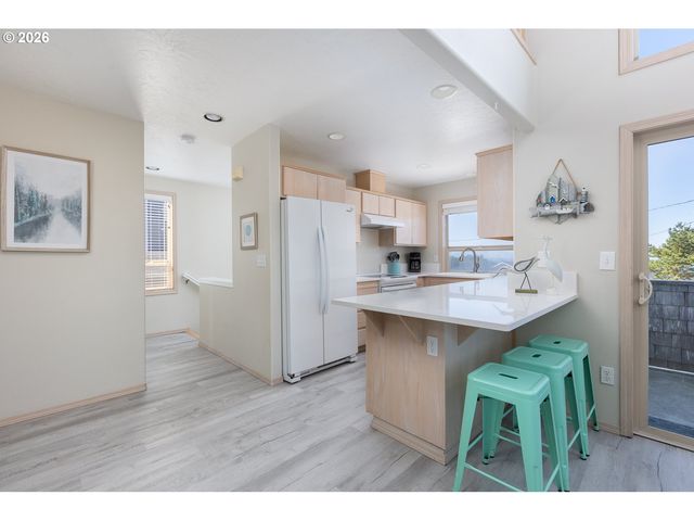 2260 Sw BARD Rd, Lincoln City, OR 97367