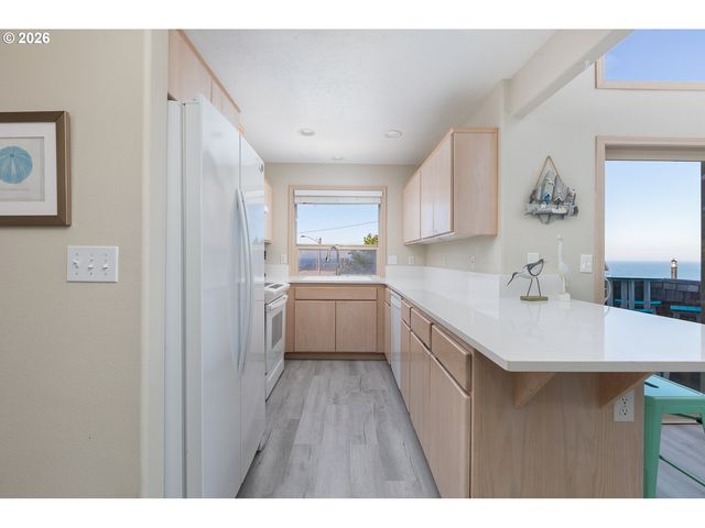 2260 Sw BARD Rd, Lincoln City, OR 97367