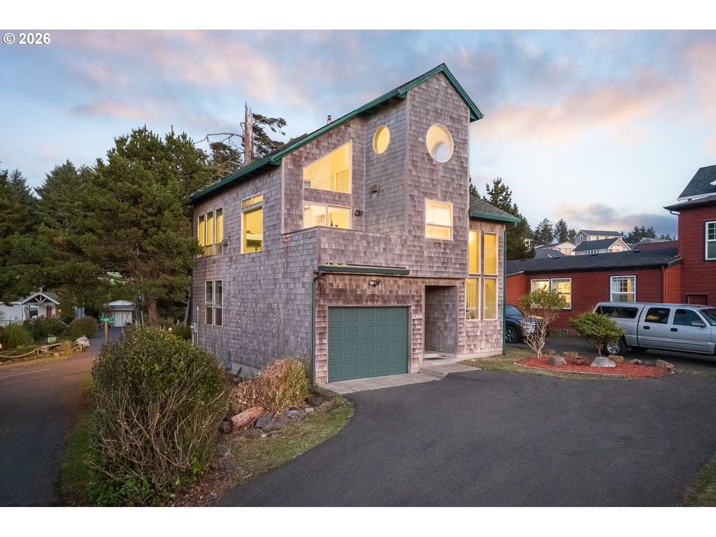 2260 Sw BARD Rd, Lincoln City, OR 97367