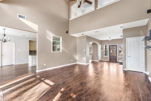 123 Burwell Road, Highlands, TX 77562
