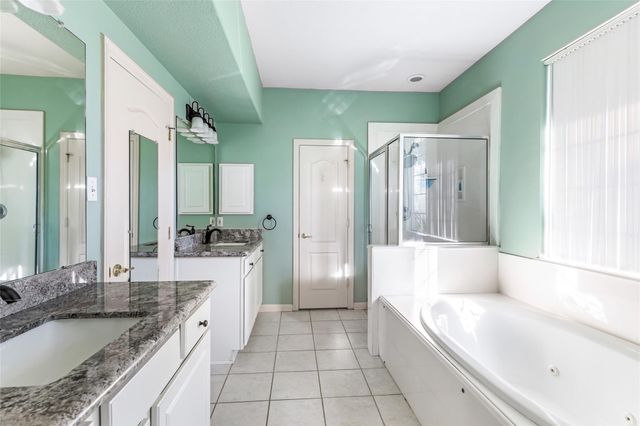 123 Burwell Road, Highlands, TX 77562
