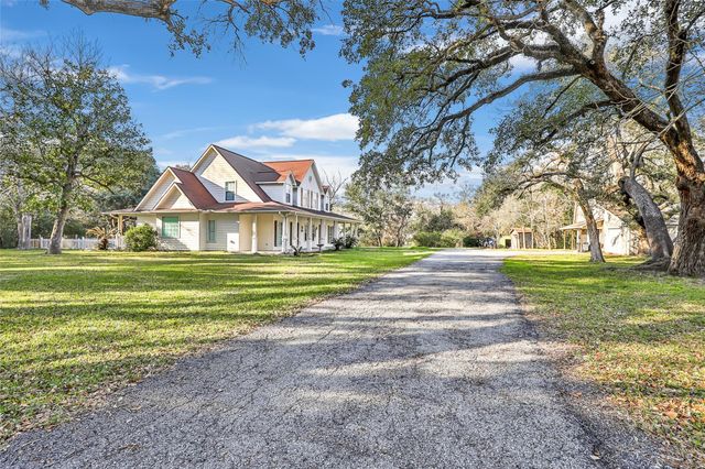 123 Burwell Road, Highlands, TX 77562