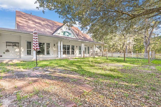 123 Burwell Road, Highlands, TX 77562