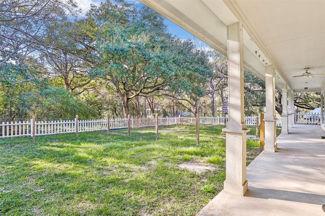 123 Burwell Road, Highlands, TX 77562