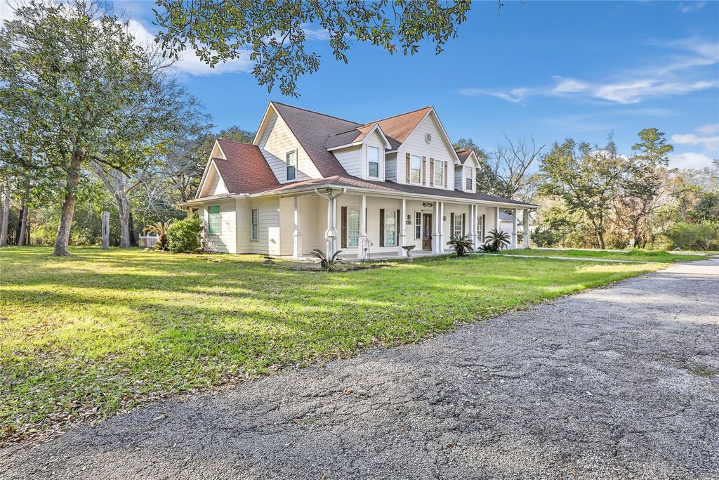 123 Burwell Road, Highlands, TX 77562