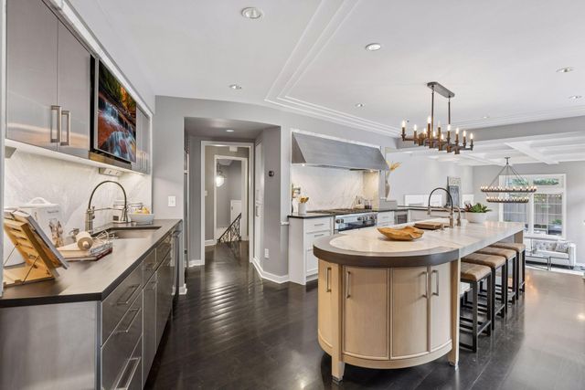 2501 France Avenue S, Saint Louis Park, MN 55416