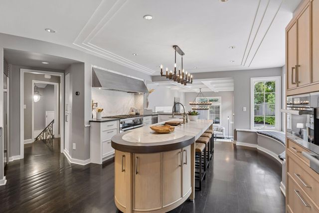 2501 France Avenue S, Saint Louis Park, MN 55416