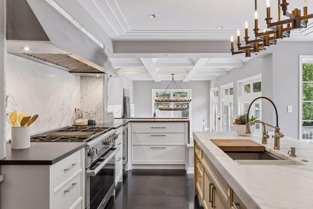 2501 France Avenue S, Saint Louis Park, MN 55416