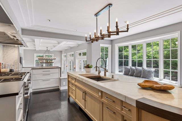 2501 France Avenue S, Saint Louis Park, MN 55416
