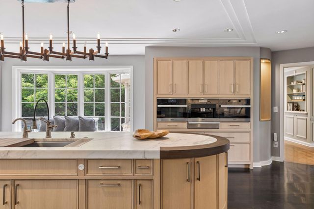 2501 France Avenue S, Saint Louis Park, MN 55416
