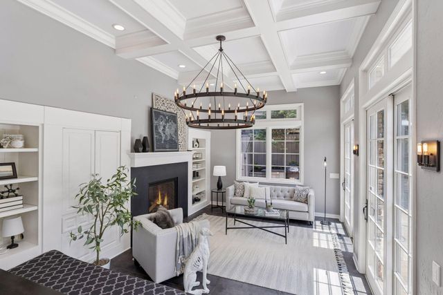 2501 France Avenue S, Saint Louis Park, MN 55416