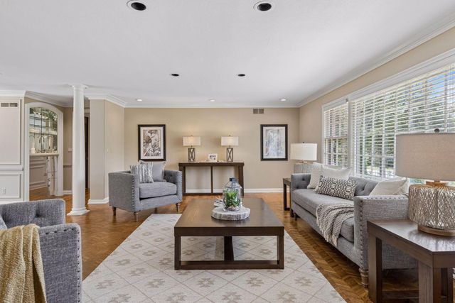 2501 France Avenue S, Saint Louis Park, MN 55416