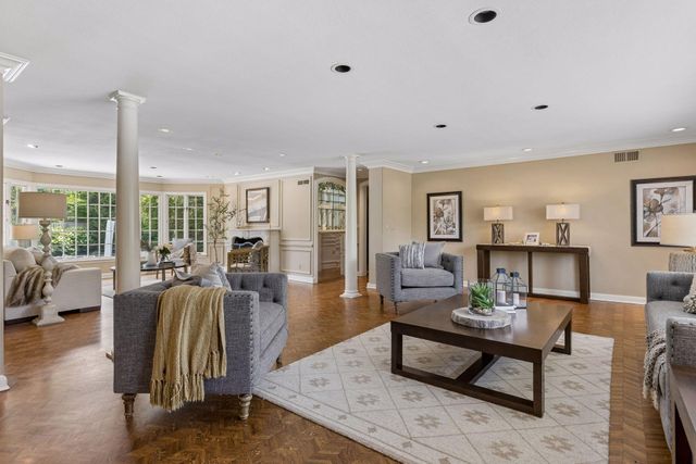 2501 France Avenue S, Saint Louis Park, MN 55416